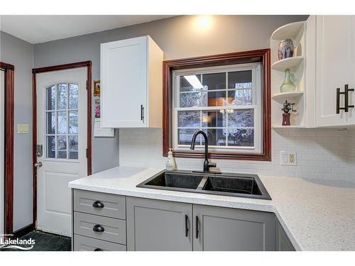 16A Hayhoe Road, Seguin, ON - Indoor Photo Showing Kitchen With Double Sink