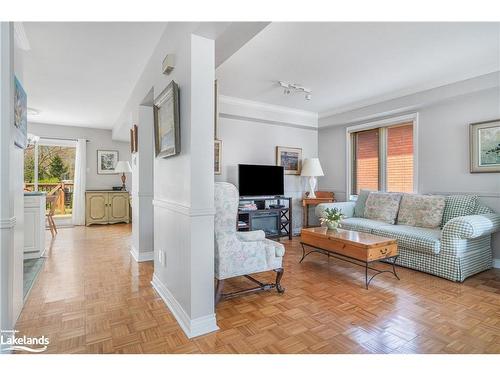 5 Lockhart Road, Collingwood, ON - Indoor Photo Showing Living Room