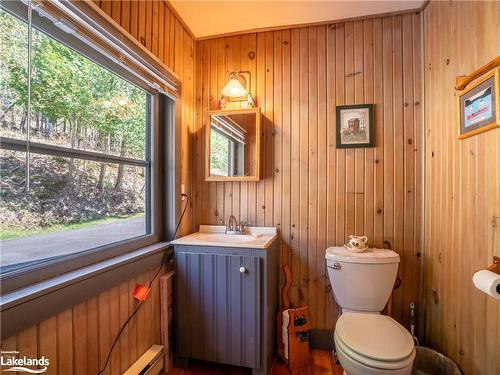 27 Burnside Bridge Road, Mcdougall, ON - Indoor Photo Showing Bathroom