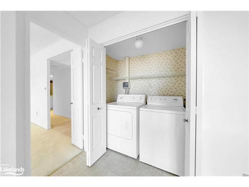 604-2180 Marine Drive, Oakville, ON - Indoor Photo Showing Laundry Room