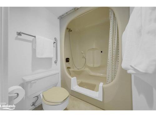 604-2180 Marine Drive, Oakville, ON - Indoor Photo Showing Bathroom