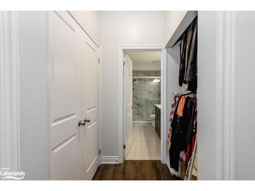 11 Robertson Street, Collingwood, ON - Indoor Photo Showing Bedroom