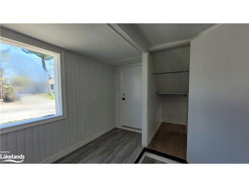 46 Glenwood Drive, Wasaga Beach, ON - Indoor Photo Showing Other Room