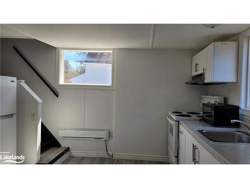 46 Glenwood Drive, Wasaga Beach, ON - Indoor Photo Showing Kitchen