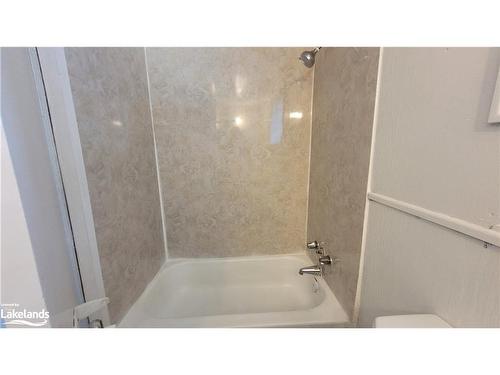 19 Glen Street, Wasaga Beach, ON - Indoor Photo Showing Bathroom