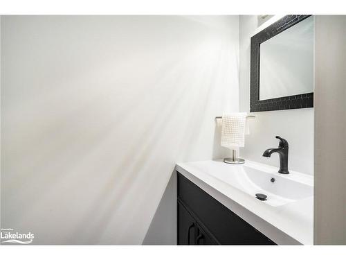 25 Starboard Road, Collingwood, ON - Indoor Photo Showing Bathroom