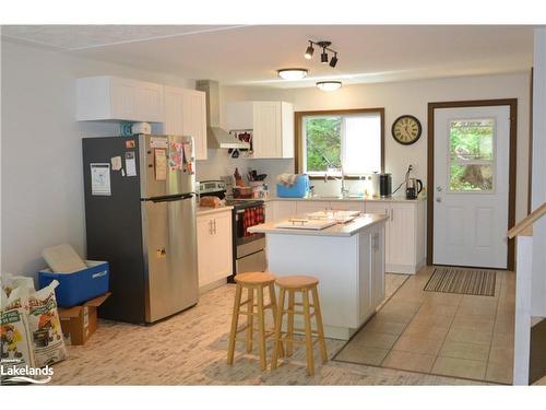 14371 Raven - South Shore Lake, Dorset, ON - Indoor Photo Showing Kitchen
