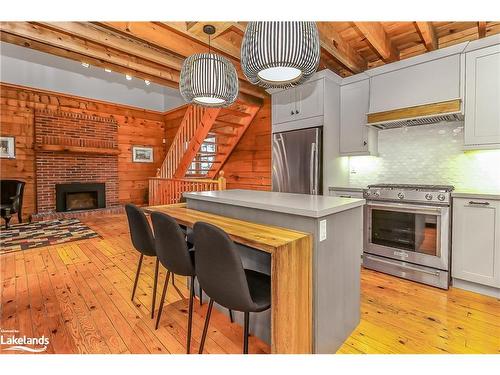 105 Hoyt Avenue, Victoria Harbour, ON - Indoor Photo Showing Kitchen