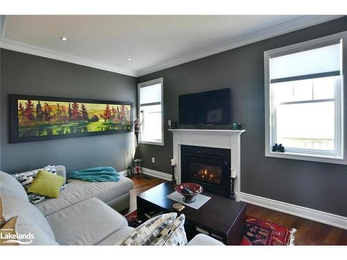 10 Boardwalk Avenue, Collingwood, ON - Indoor Photo Showing Living Room With Fireplace