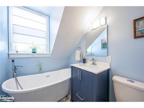 482 Colborne Street, Midland, ON - Indoor Photo Showing Bathroom