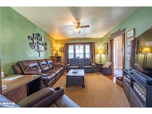482 Colborne Street, Midland, ON - Indoor Photo Showing Living Room