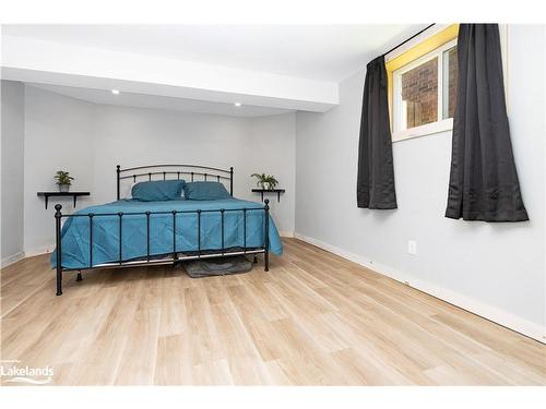 37 Telfer Road, Collingwood, ON - Indoor Photo Showing Bedroom