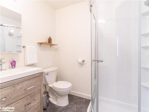 64 Wilshier Boulevard, Bracebridge, ON - Indoor Photo Showing Bathroom