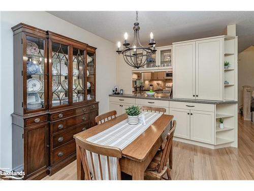 B4-20 Dairy Lane, Huntsville, ON - Indoor Photo Showing Dining Room