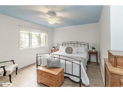 B4-20 Dairy Lane, Huntsville, ON - Indoor Photo Showing Bedroom