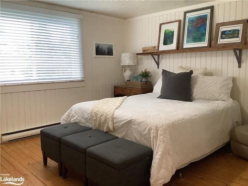 8 Old Mill Road, Arnstein, ON - Indoor Photo Showing Bedroom