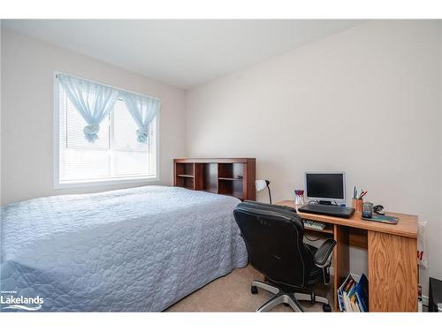392 Irwin Street, Midland, ON - Indoor Photo Showing Bedroom