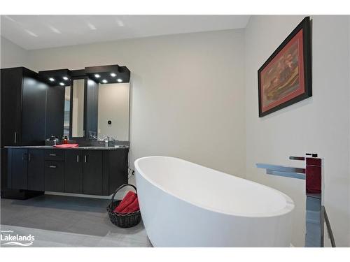 2043 Watts Road, Haliburton, ON - Indoor Photo Showing Bathroom