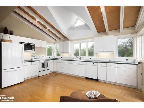 190 Old Lakeshore Road, The Blue Mountains, ON - Indoor Photo Showing Kitchen