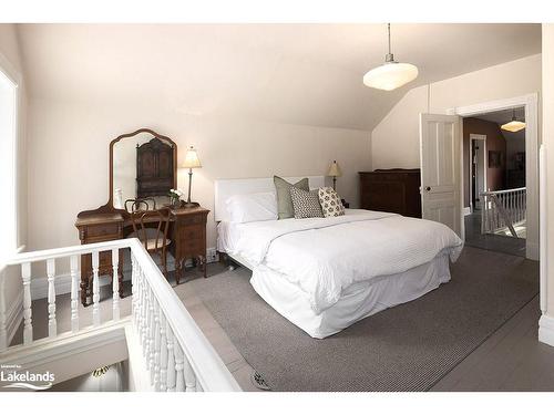 190 Old Lakeshore Road, The Blue Mountains, ON - Indoor Photo Showing Bedroom