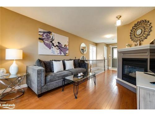 6-175 Fiddlers Green Road, Ancaster, ON - Indoor Photo Showing Living Room With Fireplace