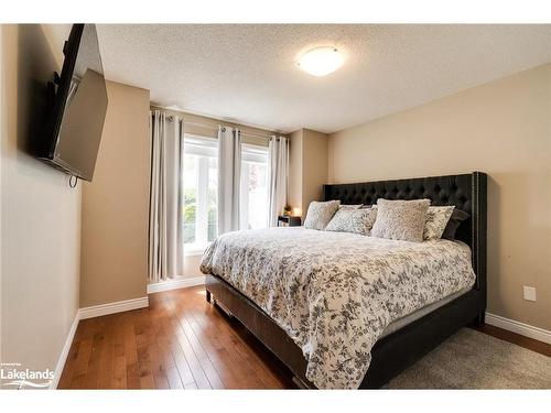 6-175 Fiddlers Green Road, Ancaster, ON - Indoor Photo Showing Bedroom