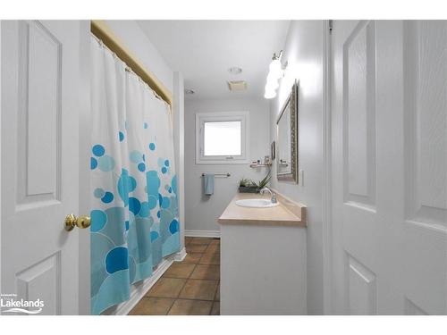 309 Seventh Street, Collingwood, ON - Indoor Photo Showing Bathroom