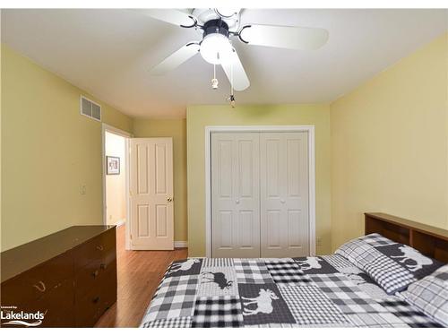 471 Victoria Crescent, Orillia, ON - Indoor Photo Showing Bedroom