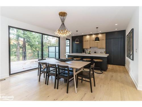 12 St Andrews Circle, Huntsville, ON - Indoor Photo Showing Dining Room