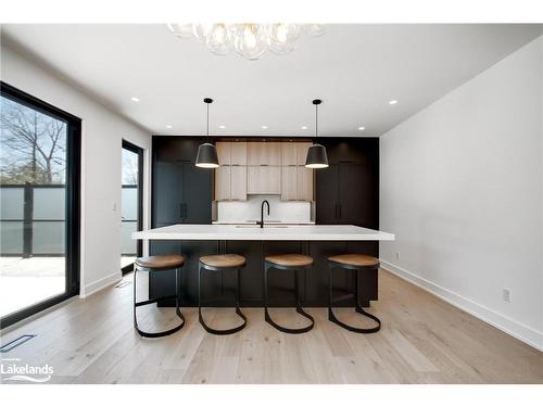 12 St Andrews Circle, Huntsville, ON - Indoor Photo Showing Kitchen With Upgraded Kitchen