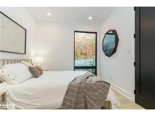 12 St Andrews Circle, Huntsville, ON - Indoor Photo Showing Bedroom