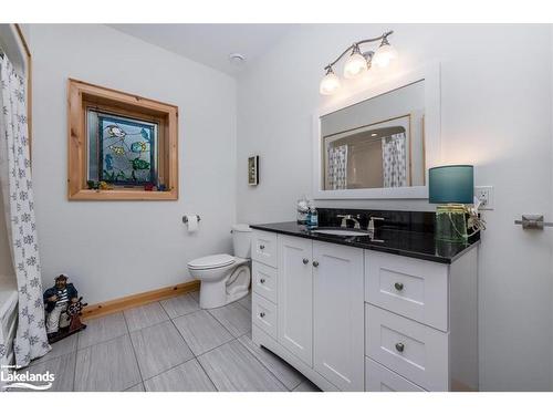 15 Rue De Parc Nw, Tiny Twp, ON - Indoor Photo Showing Laundry Room