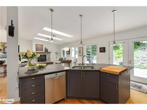 31 Deerfoot Trail, Huntsville, ON - Indoor Photo Showing Kitchen With Double Sink