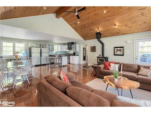 104 Point View Lane, Huntsville, ON - Indoor Photo Showing Living Room