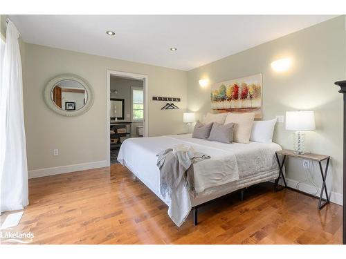 104 Point View Lane, Huntsville, ON - Indoor Photo Showing Bedroom