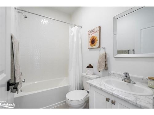 92 Holyrood Crescent, Vaughan, ON - Indoor Photo Showing Bathroom