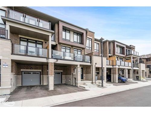 92 Holyrood Crescent, Vaughan, ON - Outdoor With Balcony With Facade