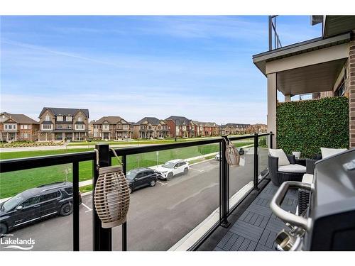 92 Holyrood Crescent, Vaughan, ON - Outdoor With Balcony With Exterior