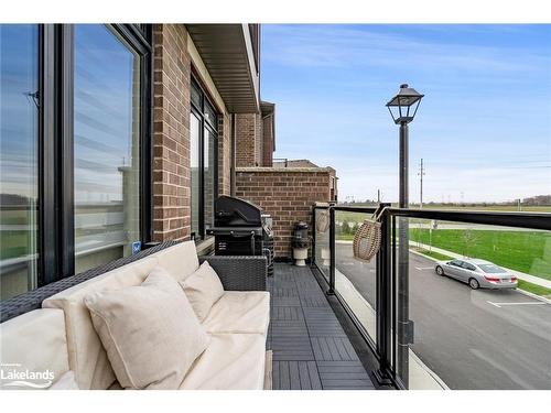 92 Holyrood Crescent, Vaughan, ON - Outdoor With Balcony With Exterior