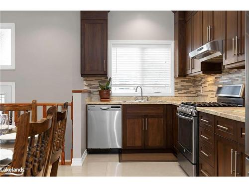 27 Susan Street W, Huntsville, ON - Indoor Photo Showing Kitchen