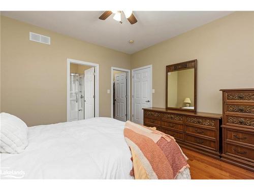 27 Susan Street W, Huntsville, ON - Indoor Photo Showing Bedroom