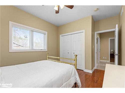 27 Susan Street W, Huntsville, ON - Indoor Photo Showing Bedroom
