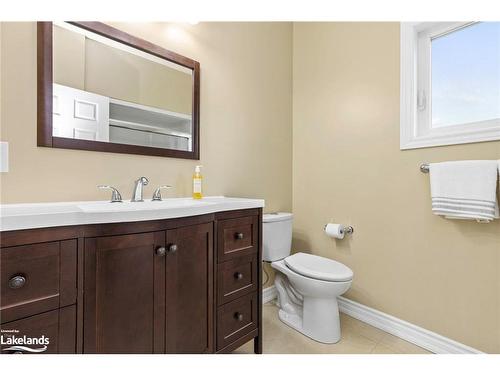 27 Susan Street W, Huntsville, ON - Indoor Photo Showing Bathroom