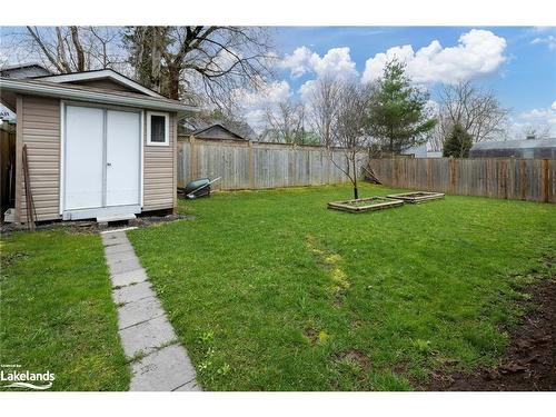 27 Susan Street W, Huntsville, ON - Outdoor With Backyard