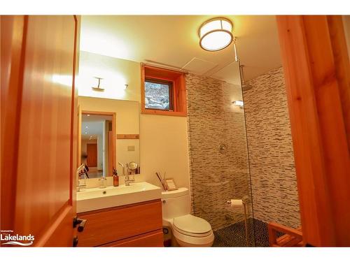 1241 Baybreeze Lane, Haliburton, ON - Indoor Photo Showing Bathroom