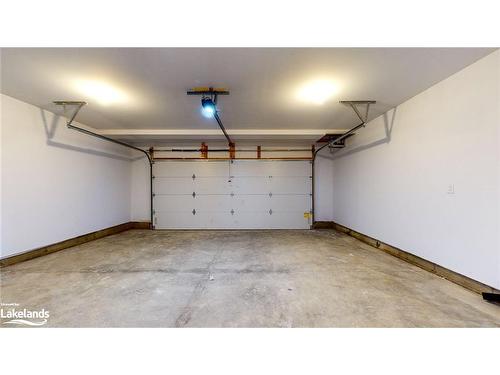 5-117 Sladden Court, The Blue Mountains, ON - Indoor Photo Showing Garage