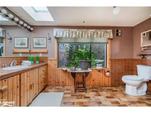 150 Fourth Street W, Collingwood, ON - Indoor Photo Showing Bathroom