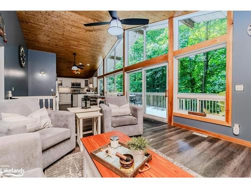 96 Hunts Road, Huntsville, ON - Indoor Photo Showing Living Room