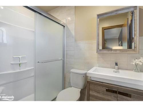 136 Shore Lane, Wasaga Beach, ON - Indoor Photo Showing Bathroom