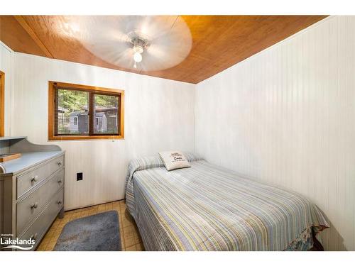 21 Long Arm Lane, Seguin, ON - Indoor Photo Showing Bedroom